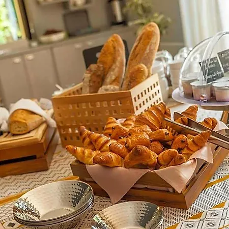 Hotel De La Muse Et Du Rozier 4*