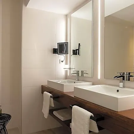 Hotel De La Muse Et Du Rozier 4*