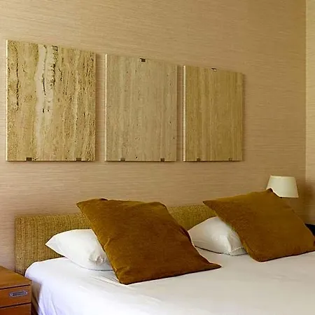 Hotel De La Muse Et Du Rozier 4*